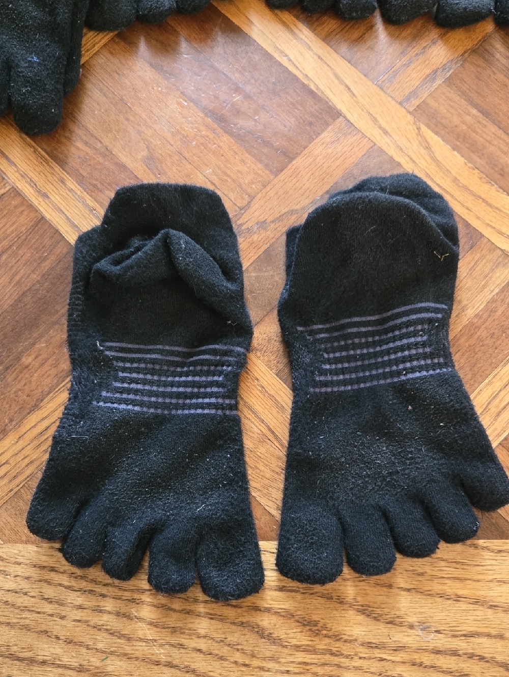 Bundle Of 4 Injinji No Show Toe Socks Black Size Medium - Picture 4 of 11